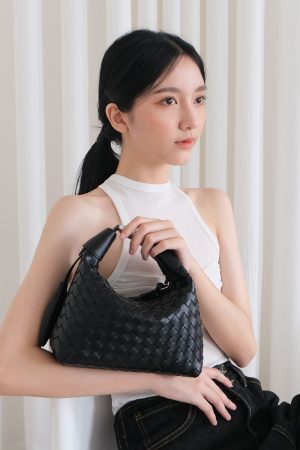 Túi xách nữ voyager màu đen - có thể đeo vai, đeo chéo - kích thước 21 x 10 x 22 (cm)